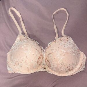 Victoria's Secret Lace Push Up Bra in Soft Pink